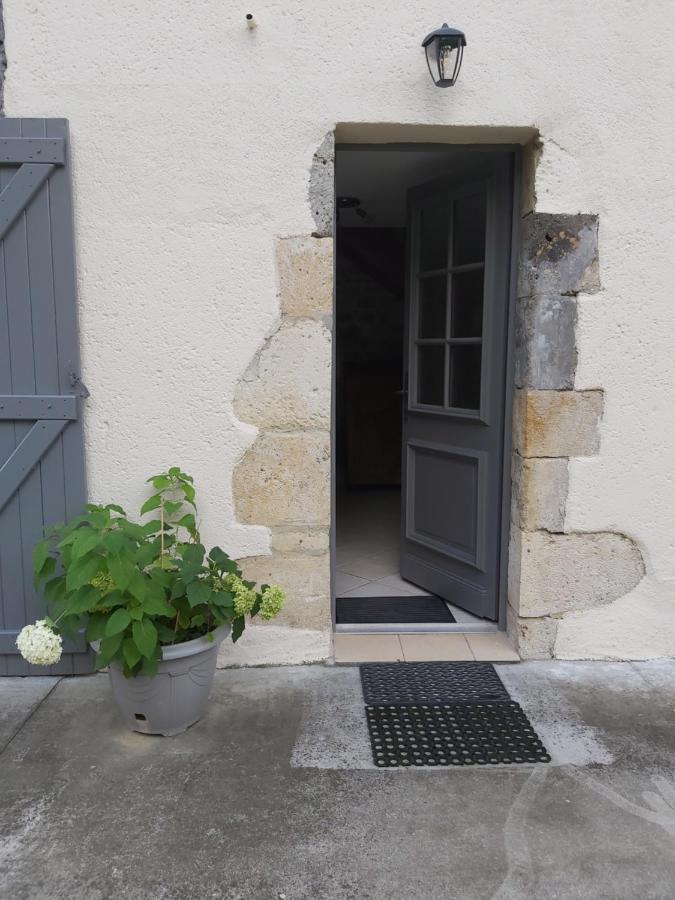 O Miroir... Sans Detour Dis-Moi Tout De Ce Sejour Francescas Buitenkant foto